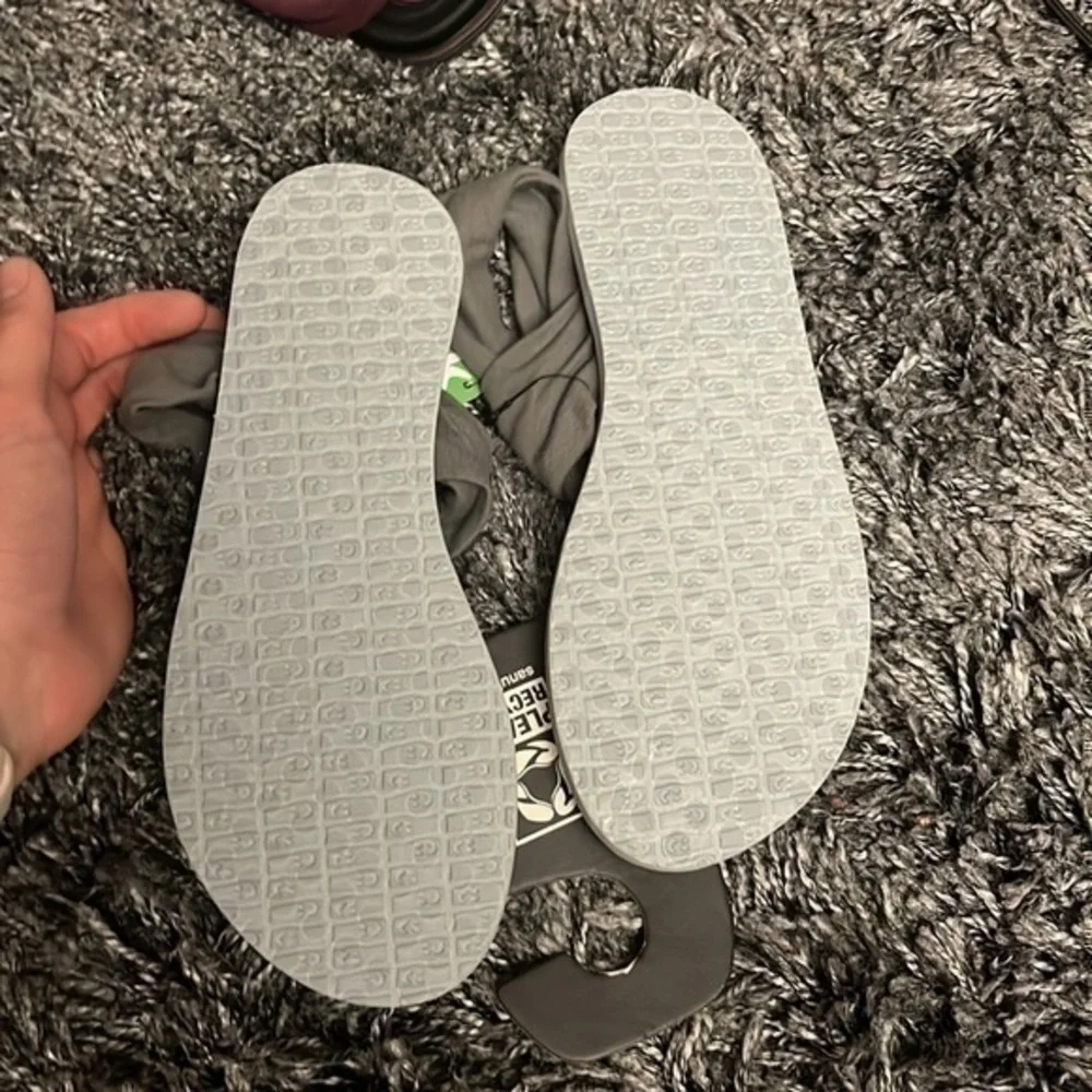 Metallic Sanuk size 6